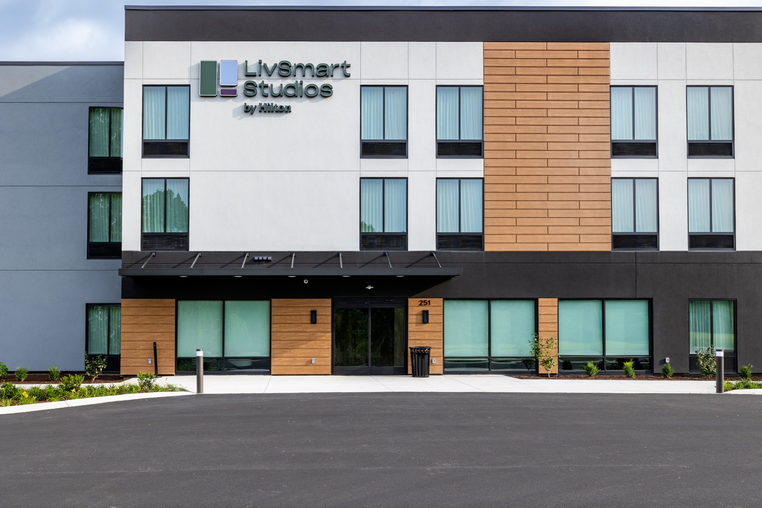3H Group Announces Official Opening of LivSmart Studios Hilton Pensacola